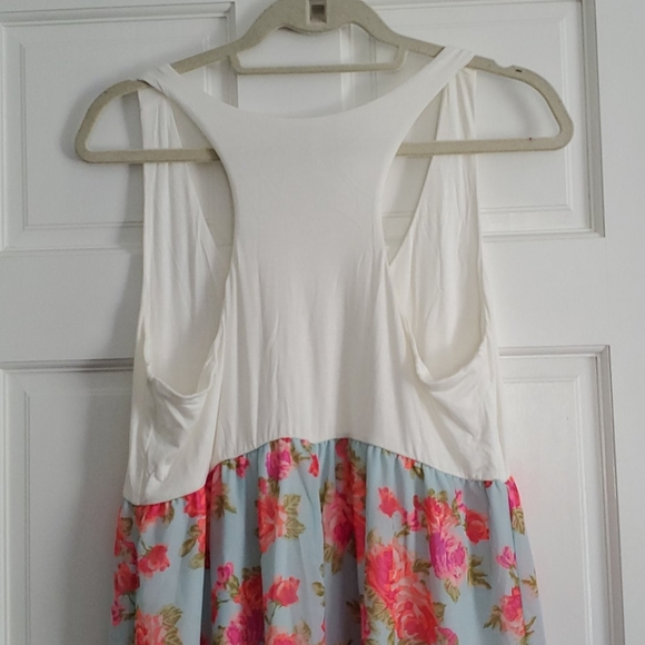 Floral Maxi Dress - Picture 4 of 5